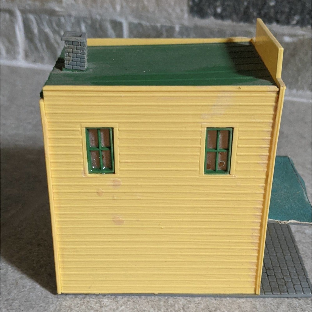 HO Scale Train Building General Store - Picture 3 of 5